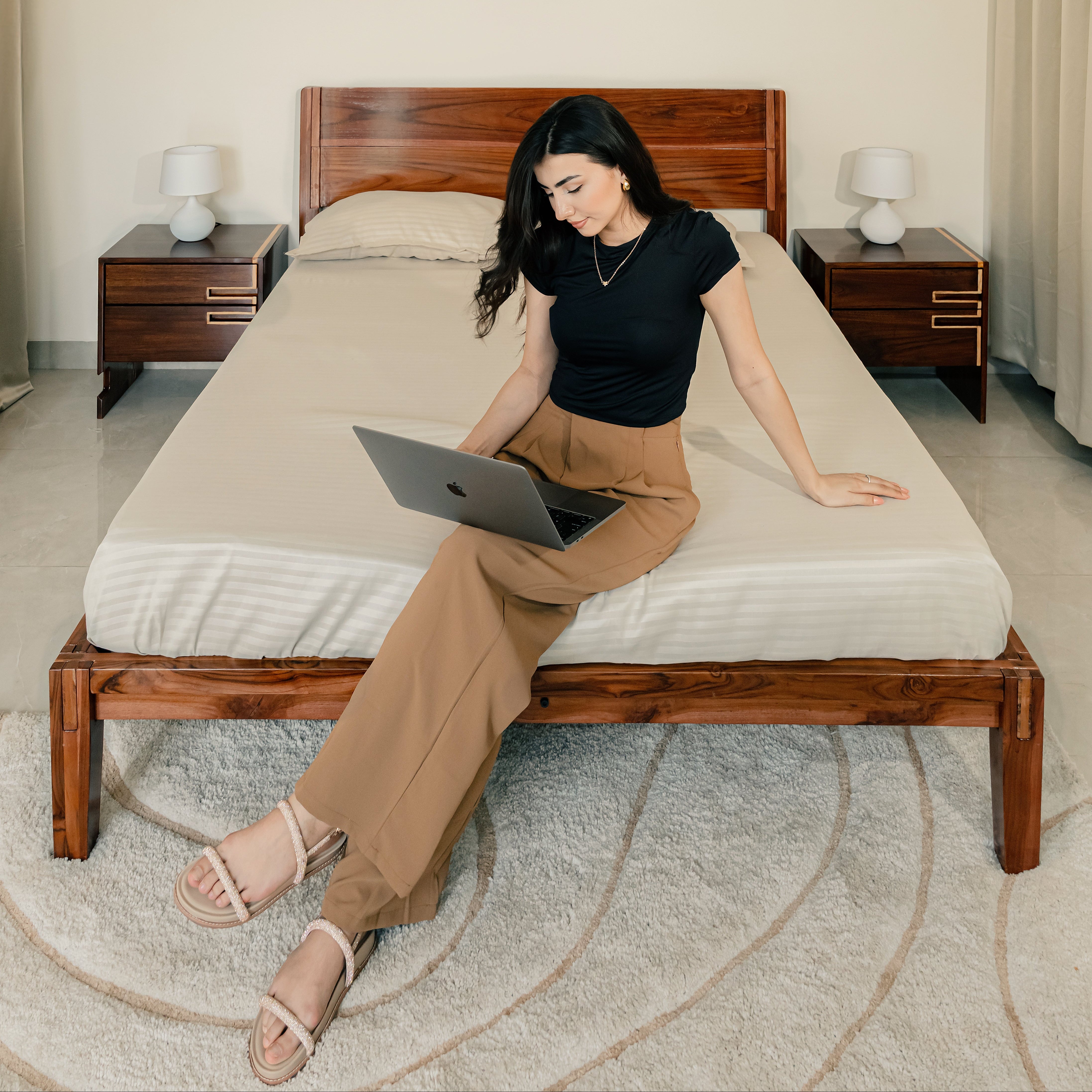 Bed with Headboard Walnut