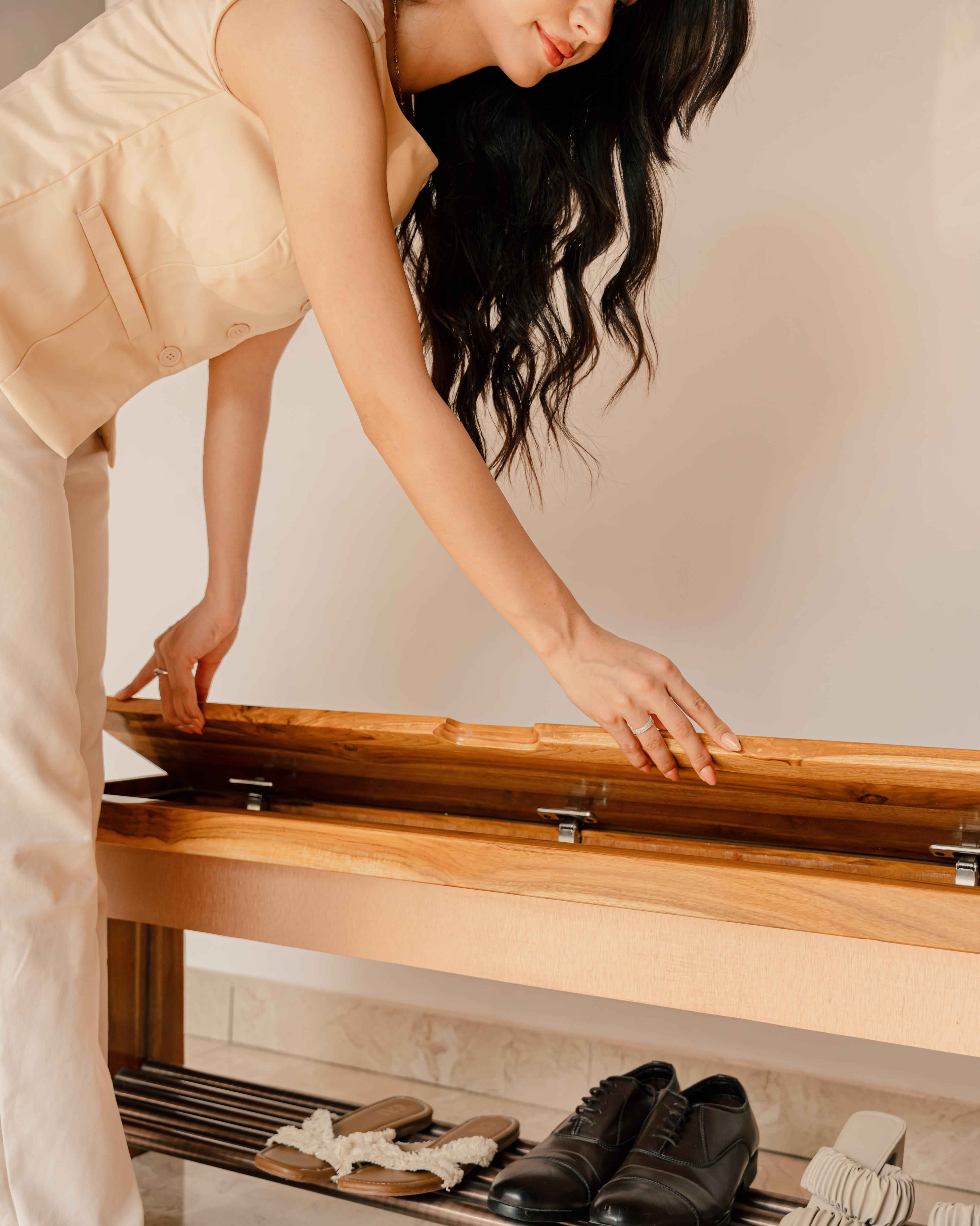 Curved Shoe Rack Natural Teak