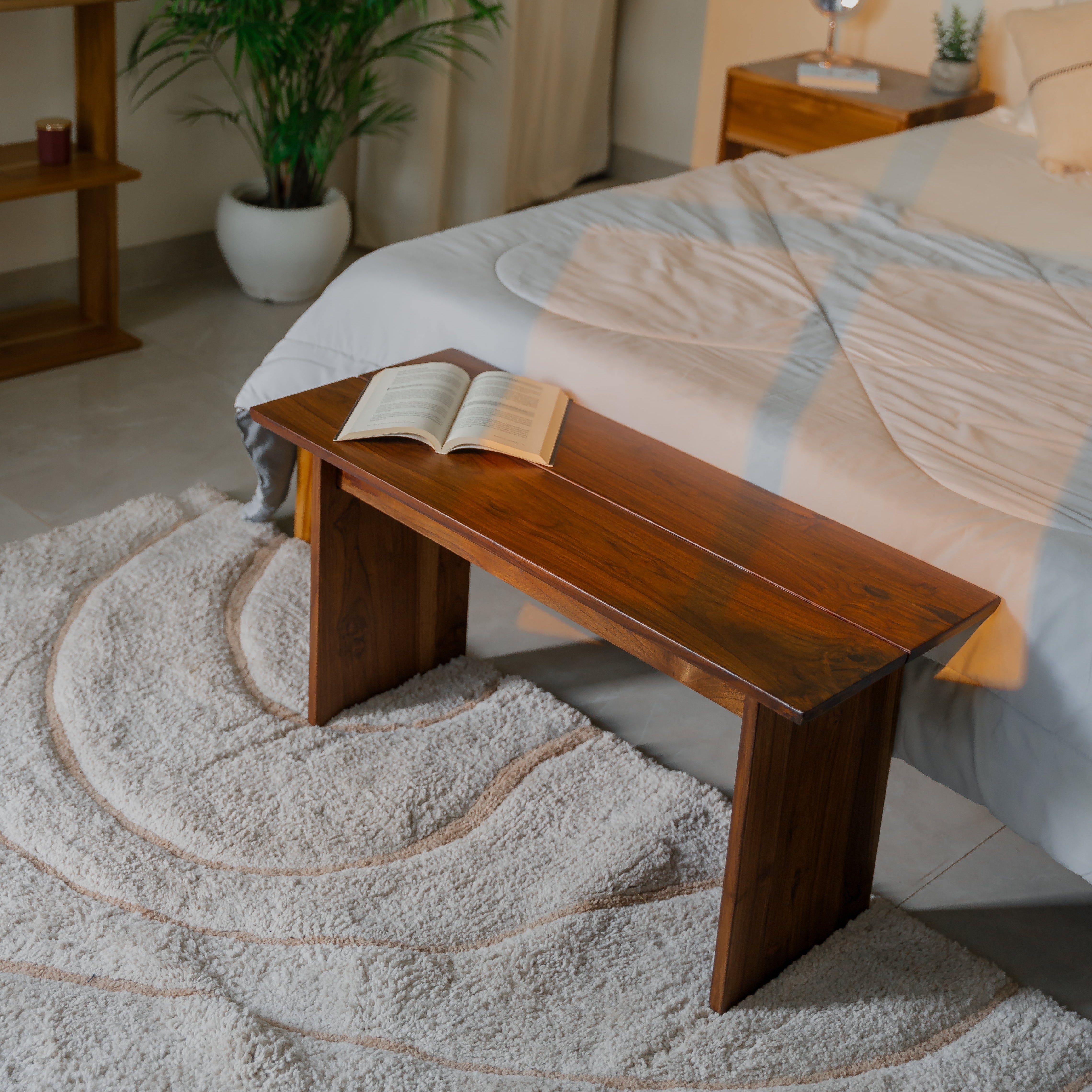 Pillar bench Walnut