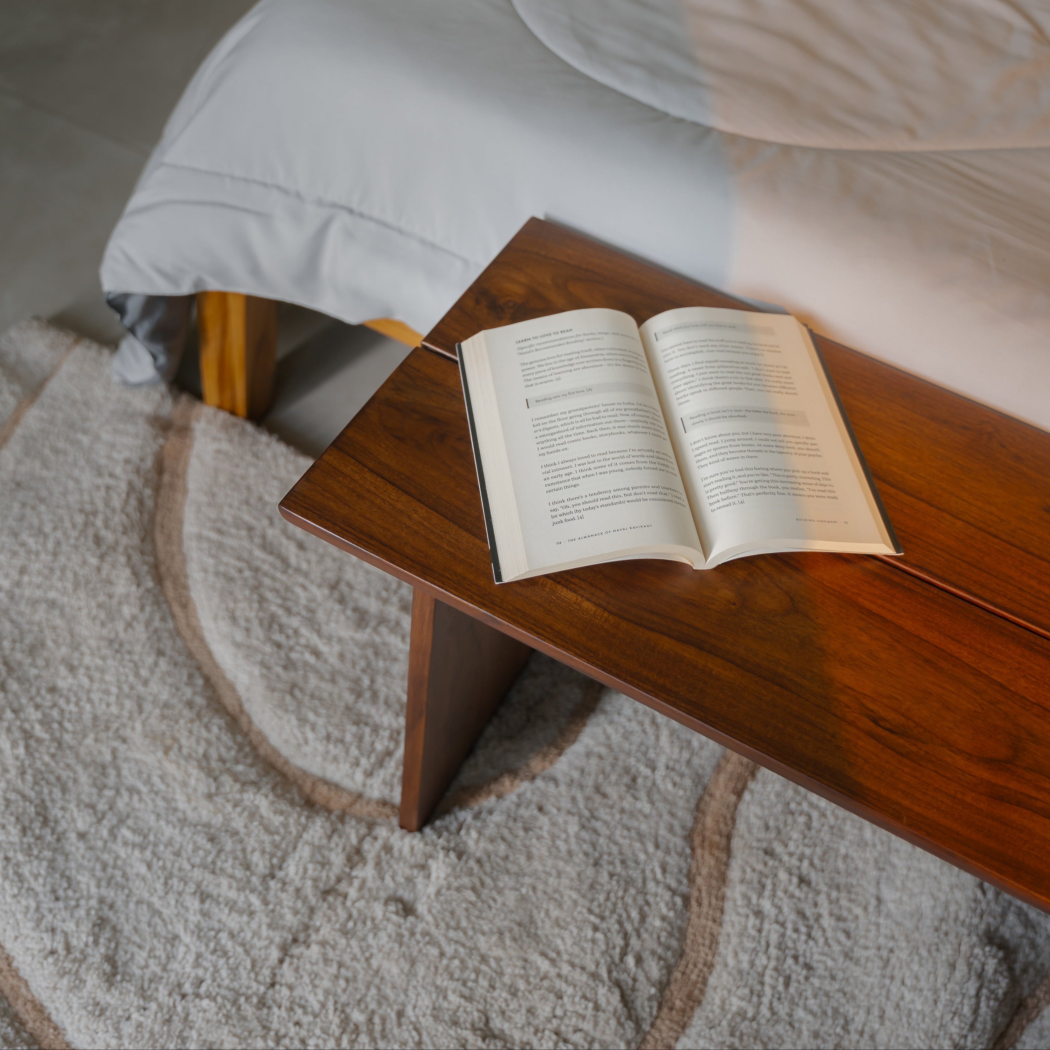 Pillar bench Walnut