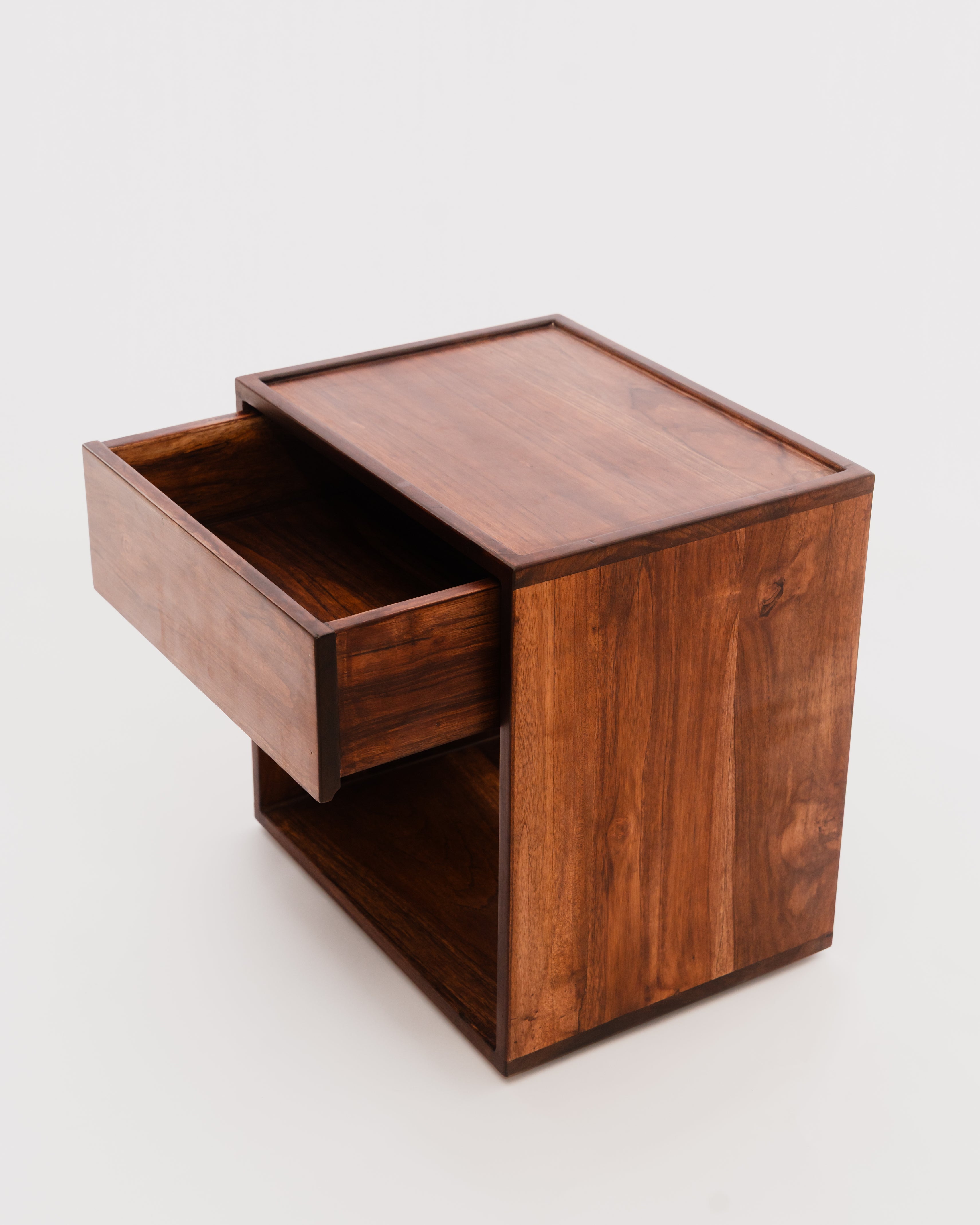 Classic Nightstand Walnut
